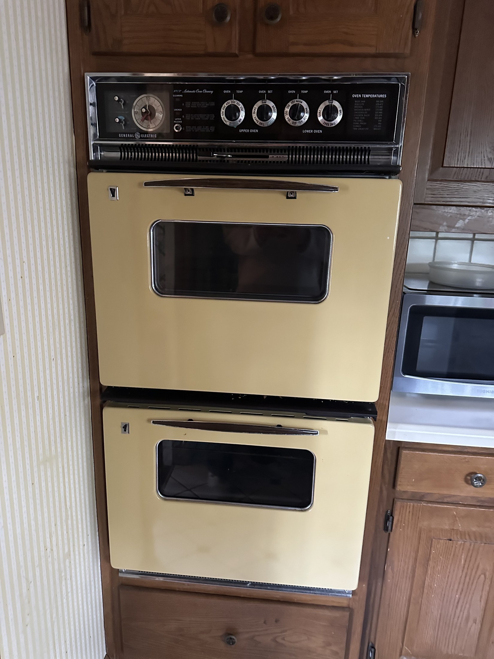 Vintage General Electric GE P-7 harvest gold double wall oven with chrome control panel
